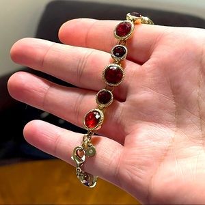 NINE WEST GOLD & RED GEM CUT LINK CLASPED BRACELET NEW WITH TAGS $42 RETAIL